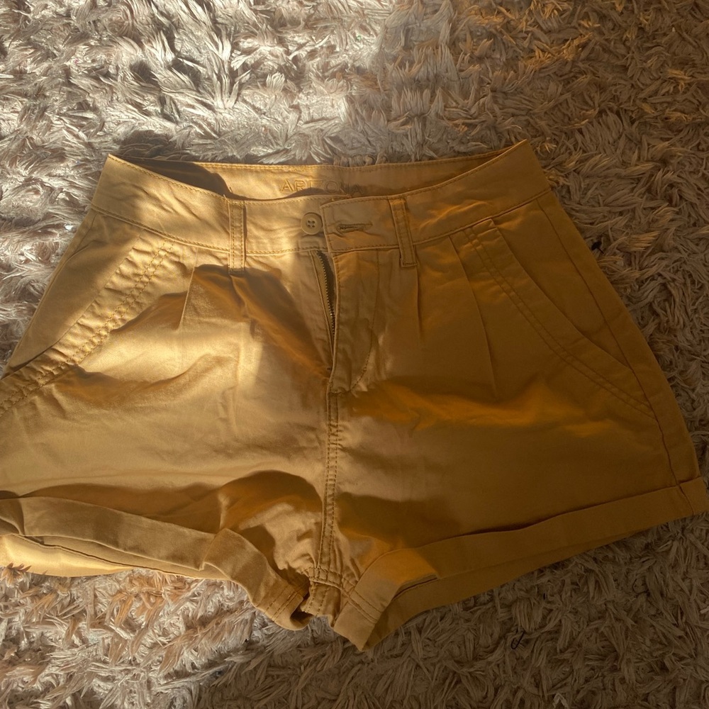 ARIZONA JEAN KHAKI SHORTS
